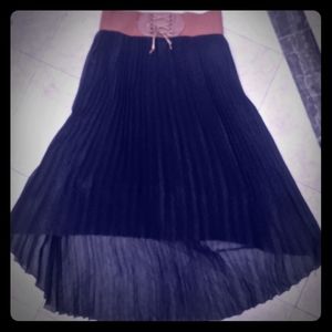 Pleated skirt with belt line